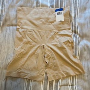 NWT Maidenform Shapewear